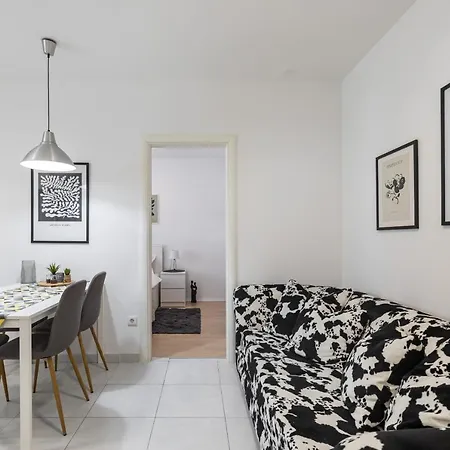 Cool Apartment Split