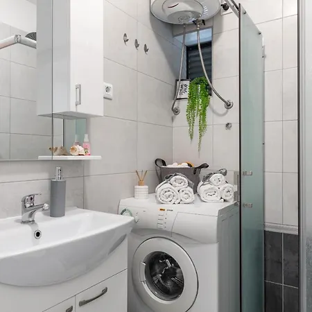 Apartment Cool *