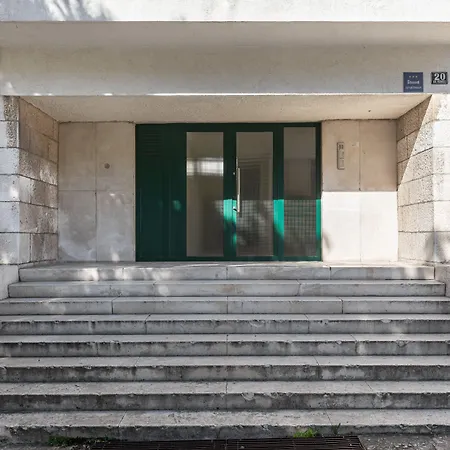 Cool Apartment Split